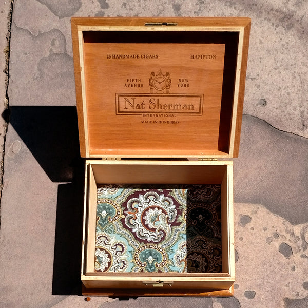 "Hacho A Mano" - Original Painting / Stash Box